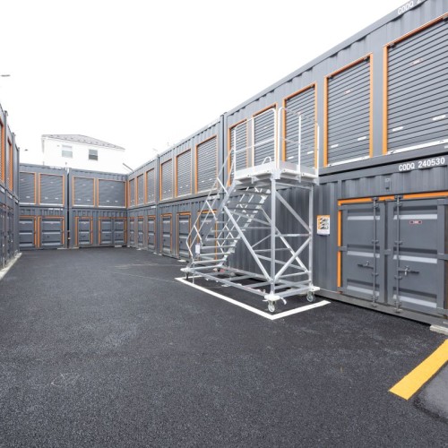 トランクルーム 2階